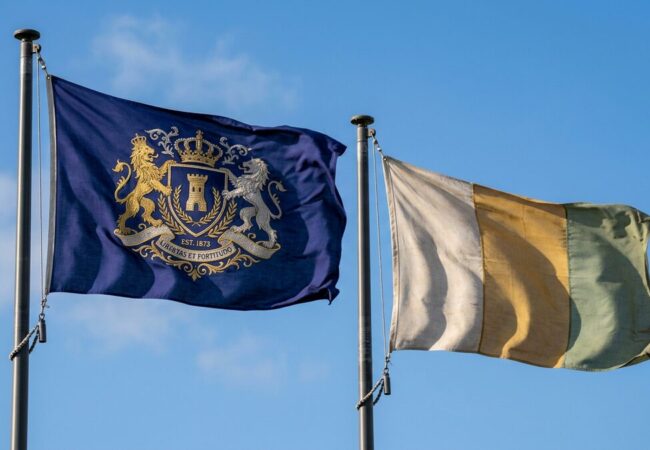 Differences Between the Government Flag and the Civilian Flag