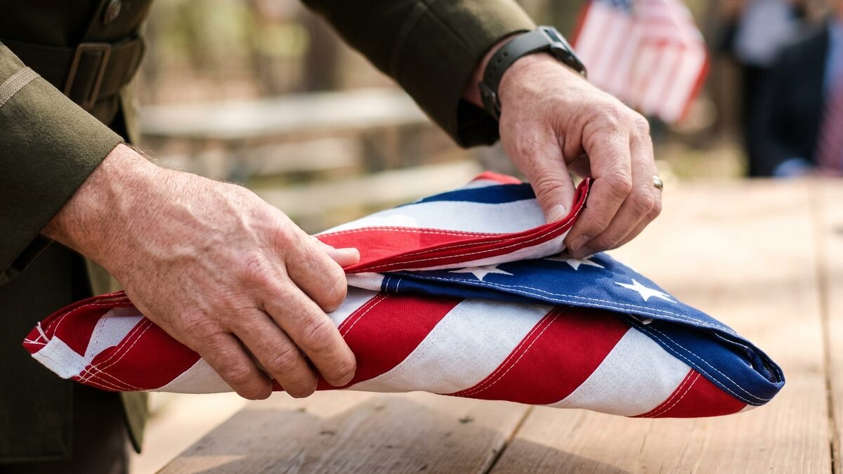 US Flag Code folding